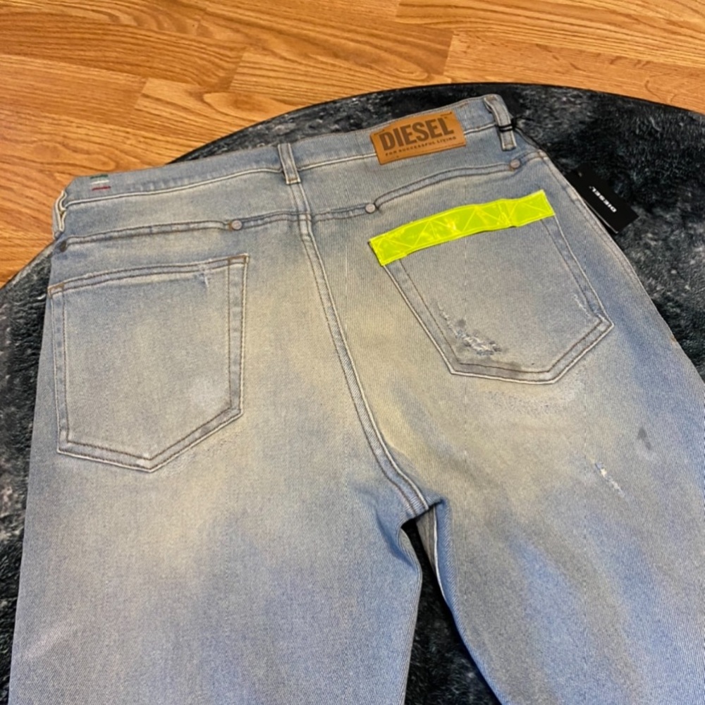 Diesel Faded Blue Men's Straight Jeans - Picture 13 of 16